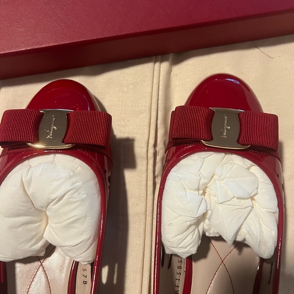 Red ferragamo flats with cut out pattern, size 7.5 - Picture 3 of 4